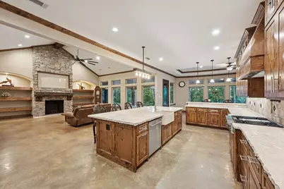 15450 Shady Oaks Drive, Stagecoach, TX 77355 - Photo 17