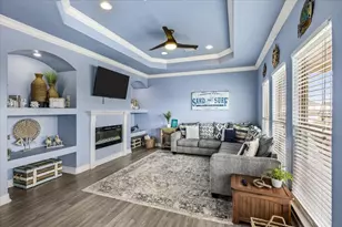 931 Tidelands Dr, Crystal Beach, TX 77650 - Photo 3