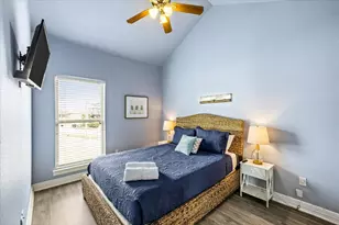931 Tidelands Dr, Crystal Beach, TX 77650 - Photo 17