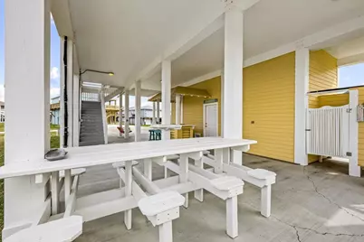 931 Tidelands Drive, Crystal Beach, TX 77650 - Photo 23