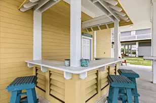 931 Tidelands Dr, Crystal Beach, TX 77650 - Photo 21