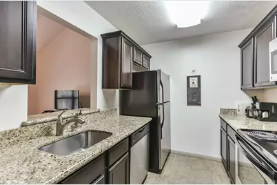 1100 Augusta Drive #84, Houston, TX 77057 - Photo 7