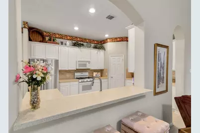 10 Clarewood Court, The Woodlands, TX 77385 - Photo 13