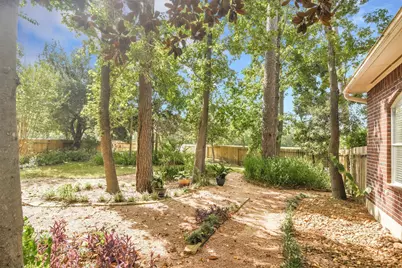 10 Clarewood Court, The Woodlands, TX 77385 - Photo 33