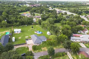 112 Wood Ave, Baytown, TX 77520 - Photo 1