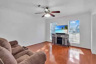 9722 Kindletree Drive, Houston, TX 77040 - Photo 15