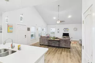 2403 S Bronte St, Rockport, TX 78382 - Photo 5