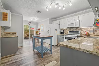 2717 Hot Springs Drive, Pearland, TX 77584 - Photo 7