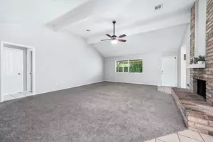 17102 Coachmaker Dr, Friendswood, TX 77546 - Photo 7