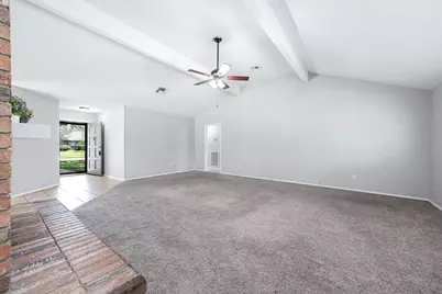 17102 Coachmaker Drive, Friendswood, TX 77546 - Photo 9