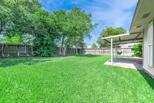 17102 Coachmaker Dr, Friendswood, TX 77546 - Photo 27