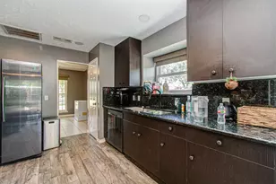 2122 Courtshire Ln, Sugar Land, TX 77478 - Photo 5