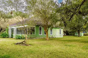 1302 Ross St, La Marque, TX 77568 - Photo 9