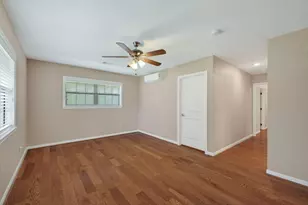 408 W Tom Green St, Brenham, TX 77833 - Photo 17
