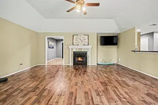 3007 Woodwren Ct, League City, TX 77573 - Photo 3