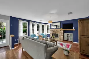 59 E Autumn Branch Cir, The Woodlands, TX 77382 - Photo 5