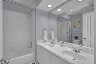 59 E Autumn Branch Cir, The Woodlands, TX 77382 - Photo 17