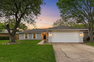 2818 New England Ct, Webster, TX 77598 - Photo 1