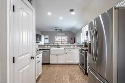 6722 Poplar Bend Lane, Dickinson, TX 77539 - Photo 9