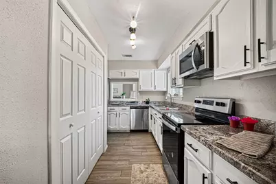 7895 Green Lawn Drive #7895, Houston, TX 77088 - Photo 9