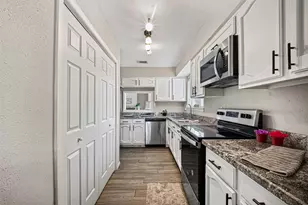 7895 Green Lawn Dr, Houston, TX 77088 - Photo 9