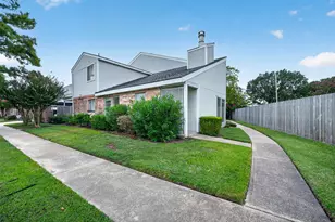 7895 Green Lawn Dr, Houston, TX 77088 - Photo 3