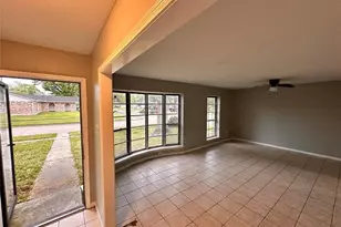738 Beachcomber Ln, Houston, TX 77062 - Photo 3