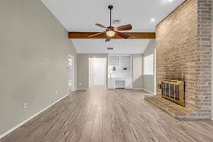 11827 Brook Meadows Ln, Meadows Place, TX 77477 - Photo 9