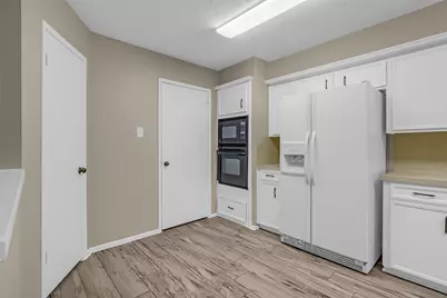 11827 Brook Meadows Lane, Meadows Place, TX 77477 - Photo 15