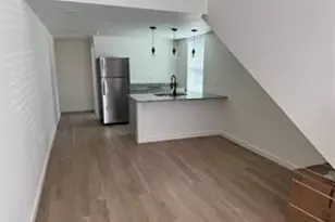 905 74th St, Houston, TX 77011 - Photo 5