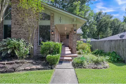 107 Shadylyn Drive, Conroe, TX 77304 - Photo 1