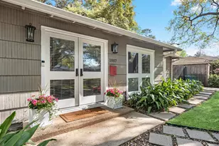 1007 Grovewood Ln, Houston, TX 77008 - Photo 3