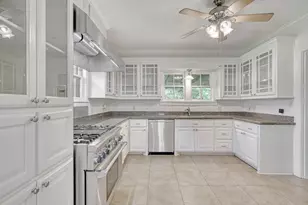 409 N Hutchins St, Bryan, TX 77803 - Photo 9