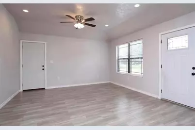 995 Junell Street, Houston, TX 77088 - Photo 5