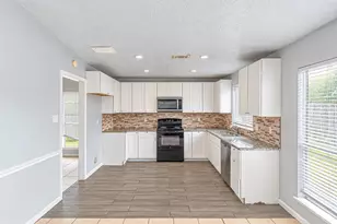 12027 Huntington Park Dr, Houston, TX 77099 - Photo 25