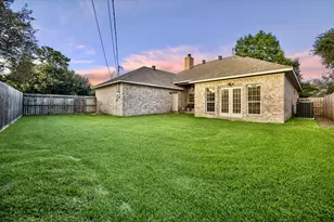 8802 Robindell Dr, Houston, TX 77074 - Photo 29