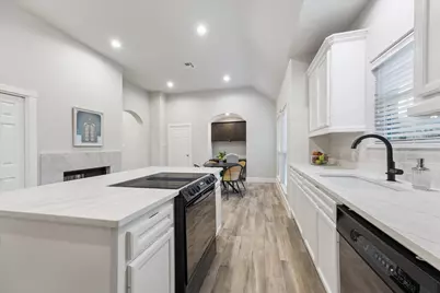 8802 Robindell Drive, Houston, TX 77074 - Photo 13
