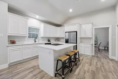 8802 Robindell Drive, Houston, TX 77074 - Photo 11