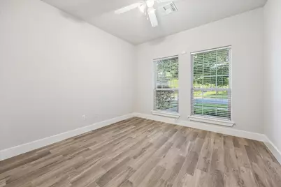 8802 Robindell Drive, Houston, TX 77074 - Photo 25