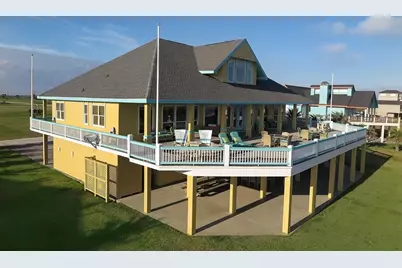680 Villa Drive, Crystal Beach, TX 77650 - Photo 5