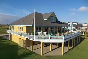 680 Villa Dr, Crystal Beach, TX 77650 - Photo 5