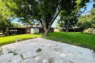 2721 Beaumont Ave, Liberty, TX 77575 - Photo 17