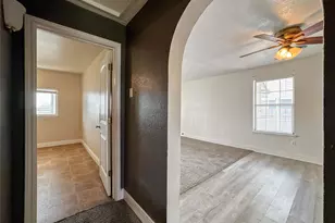 8321 Leander St, Houston, TX 77012 - Photo 13