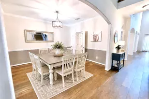 2410 Lakeway Dr, Friendswood, TX 77546 - Photo 3