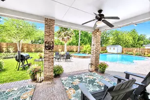 2410 Lakeway Dr, Friendswood, TX 77546 - Photo 1