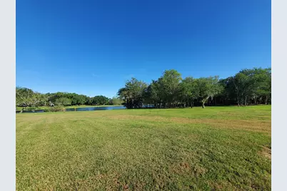 2725 49th Street, Dickinson, TX 77539 - Photo 11