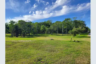 2725 49th Street, Dickinson, TX 77539 - Photo 9