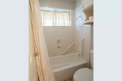 604 Texas Avenue, Shiner, TX 77984 - Photo 23