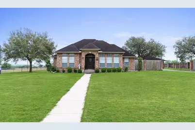 604 Texas Avenue, Shiner, TX 77984 - Photo 1