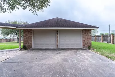604 Texas Avenue, Shiner, TX 77984 - Photo 33